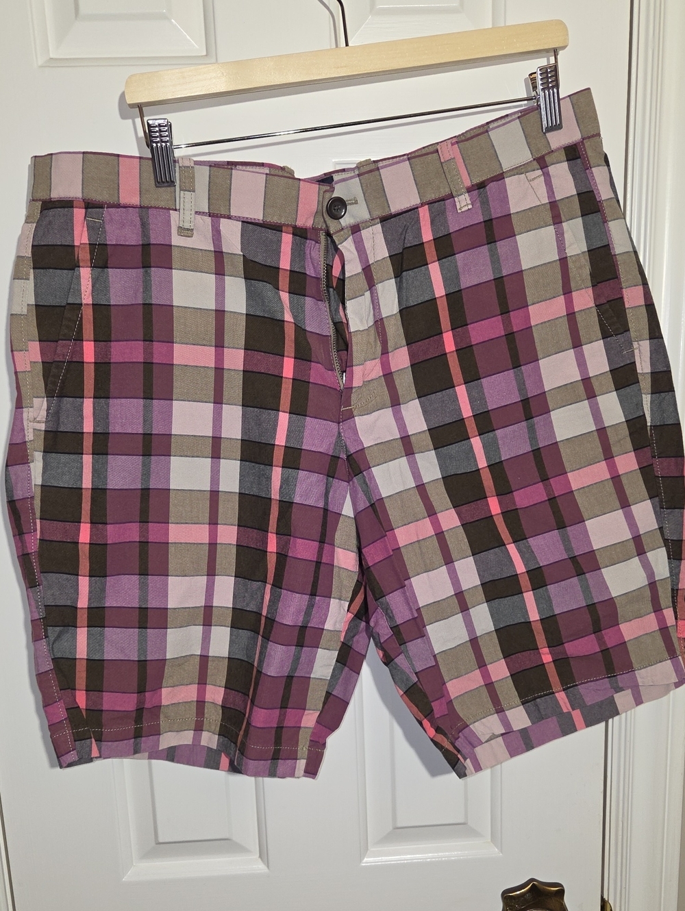 GAP Men's Plaid Flat-Front Shorts - Pink, Brown & Gray